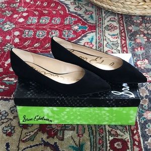 Pointed toe flats